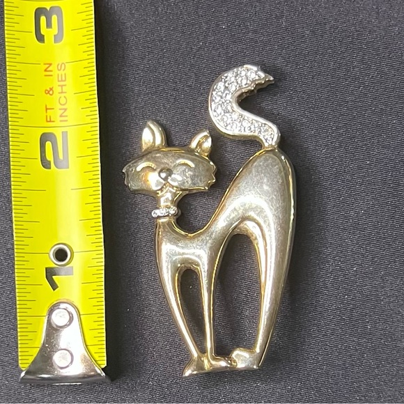 VINTAGE GOLD TONE CAT PIN BROOCH w/ RHINESTONES - Picture 5 of 5